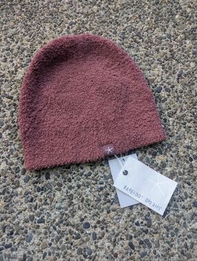 Barefoot Dreams Canyon Rose CozyChic Diamond Cable Beanie. NWT